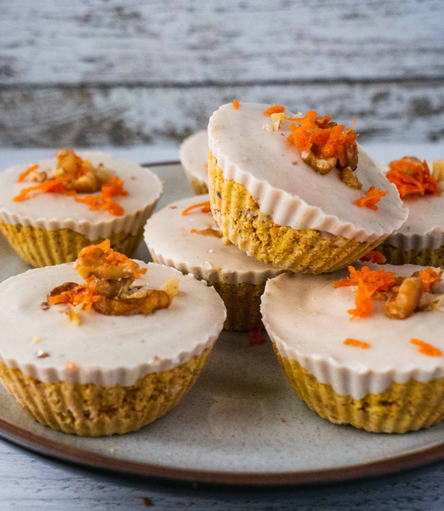 mini raw vegan carrot cake bites