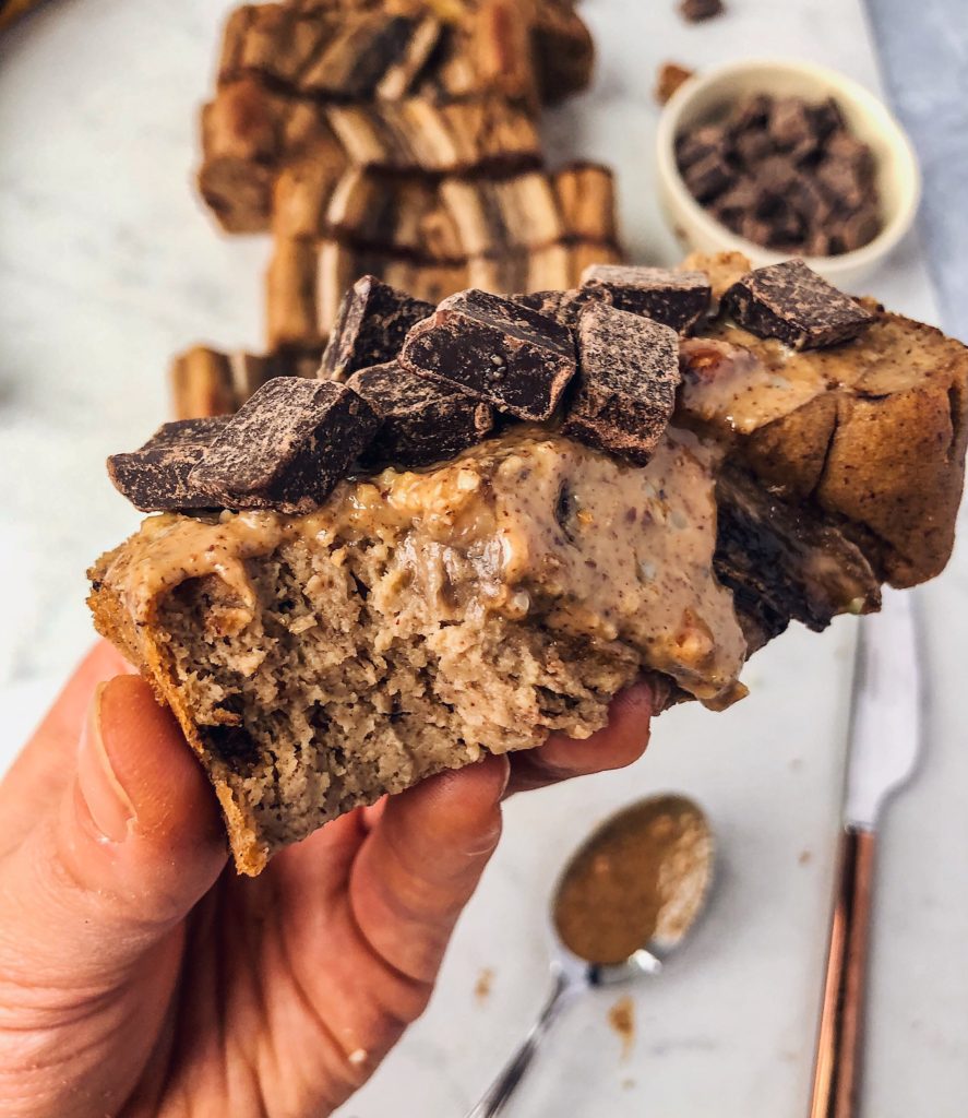 Healthy Banana Bread |This healthy banana bread recipe is not only so delicious and moist, it is also paleo, gluten free, dairy free and such an easy dessert recipe to make. It's perfect to have as a healthy satisfying breakfast, healthy dessert or snacks that's refined sugar free! This paleo banana bread is the best healthy easy banana bread you need.| #shuangyskitchensink #heathyrecipe e #healthydessert #bananabread #healthybananabread #healthybreakfast #glutenfree #paleo