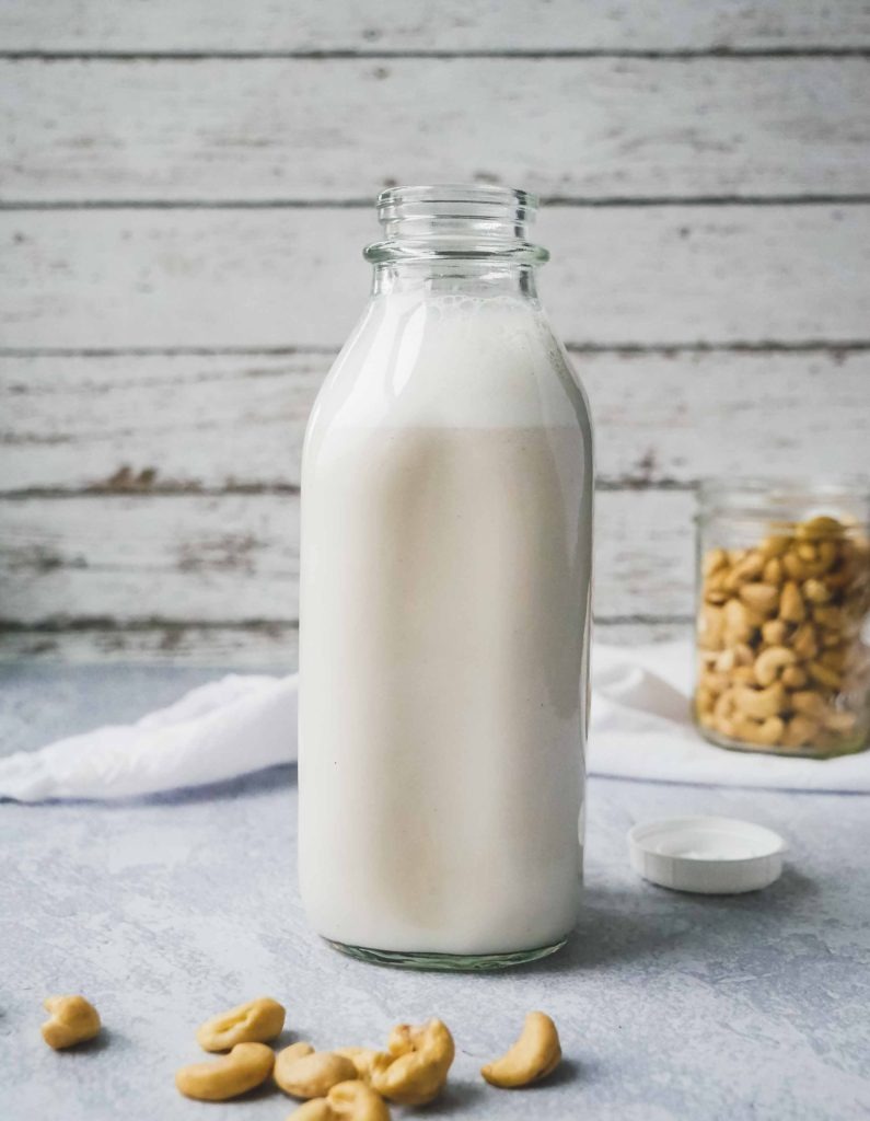 How to make Homemade Cashew Milk - Shuangy's Kitchensink