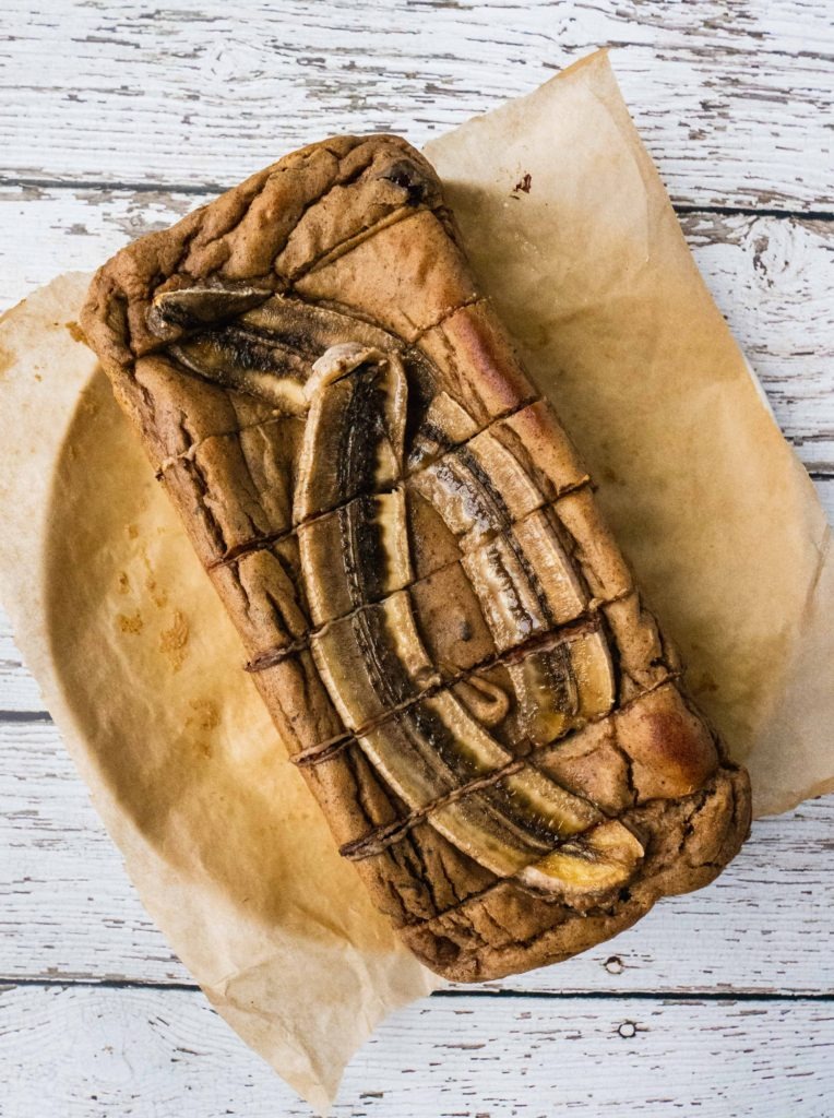 Paleo Banana Bread | This paleo banana bread recipe is not only so delicious and moist, it is also healthy, gluten free, dairy free and super easy dessert recipe to make. It is perfect to kick your sweet tooth even on a paleo diet. It makes a satisfying and easy paleo breakfast, healthy paleo dessert or snacks that's also sugar free! This paleo banana bread is the best healthy easy banana bread to share with your family.| #shuangyskitchensink #paleorecipe #paleodessert #healthydessert #bananabread #bananabreadrecipe #glutenfree #paleo #paleobananabread