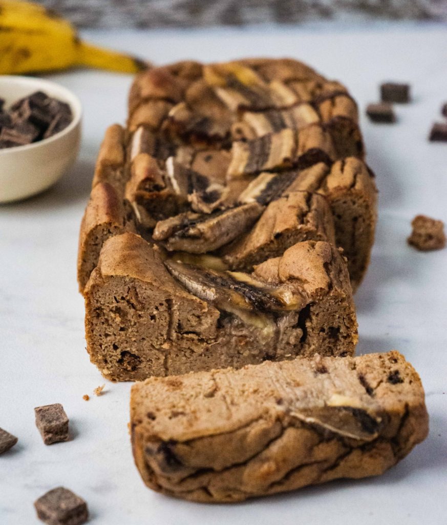 Paleo Banana Bread | This paleo banana bread recipe is not only so delicious and moist, it is also healthy, gluten free, dairy free and super easy dessert recipe to make. It is perfect to kick your sweet tooth even on a paleo diet. It makes a satisfying and easy paleo breakfast, healthy paleo dessert or snacks that's also sugar free! This paleo banana bread is the best healthy easy banana bread to share with your family.| #shuangyskitchensink #paleorecipe #paleodessert #healthydessert #bananabread #bananabreadrecipe #glutenfree #paleo #paleobananabread