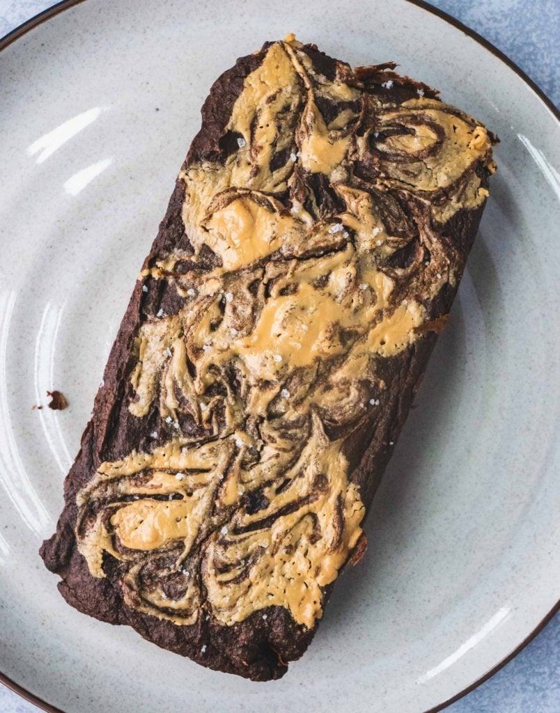 Healthy Flourless Sweet Potato Brownie | This healthy and easy flourless gooey brownie recipe is made with sweet potato and almond butter. These chewy brownies are packed with healthy fat protein and gluten free dairy free, refined sugar free, paleo, and can be made vegan easily. The best healthy alternative of brownie recipe you ever need! | #shuangyskitchensink #brownie #healthybrownie #healthydessert #sweetpotato #chocolate #paleodessert #paleo #glutenfree #dairyfree #dessertrecipe