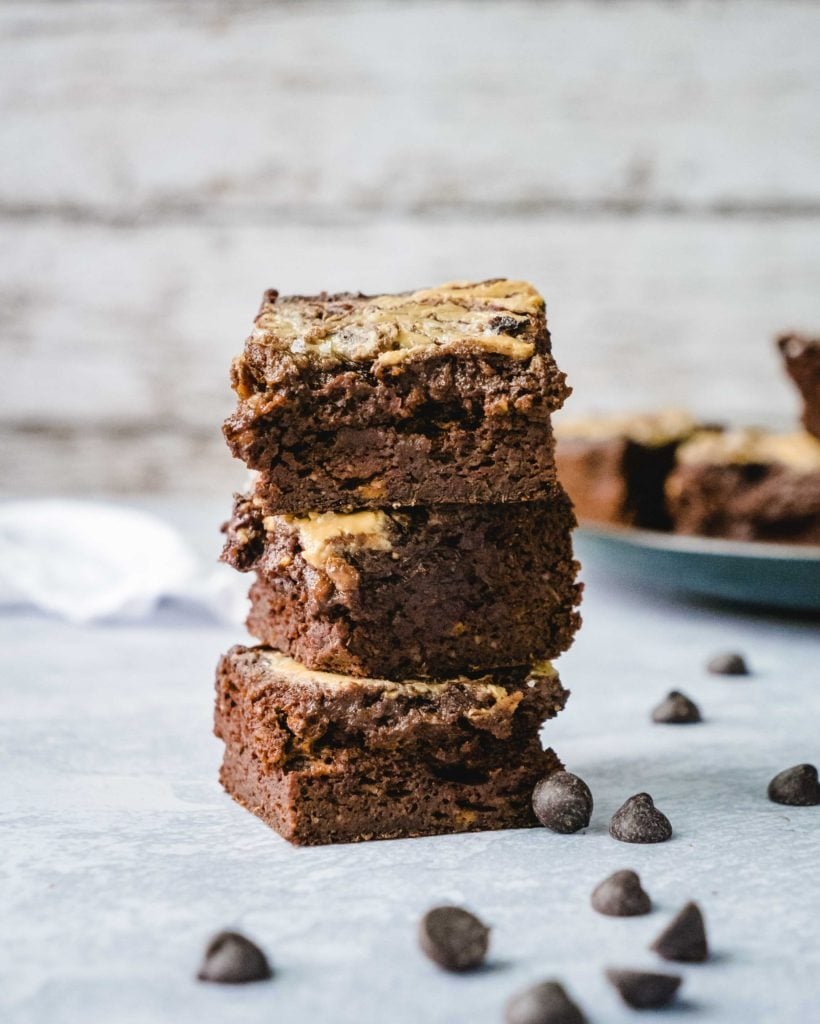 Healthy Flourless Sweet Potato Brownie | This healthy and easy flourless gooey brownie recipe is made with sweet potato and almond butter. These chewy brownies are packed with healthy fat protein and gluten free dairy free, refined sugar free, paleo, and can be made vegan easily. The best healthy alternative of brownie recipe you ever need! | #shuangyskitchensink #brownie #healthybrownie #healthydessert #sweetpotato #chocolate #paleodessert #paleo #glutenfree #dairyfree #dessertrecipe