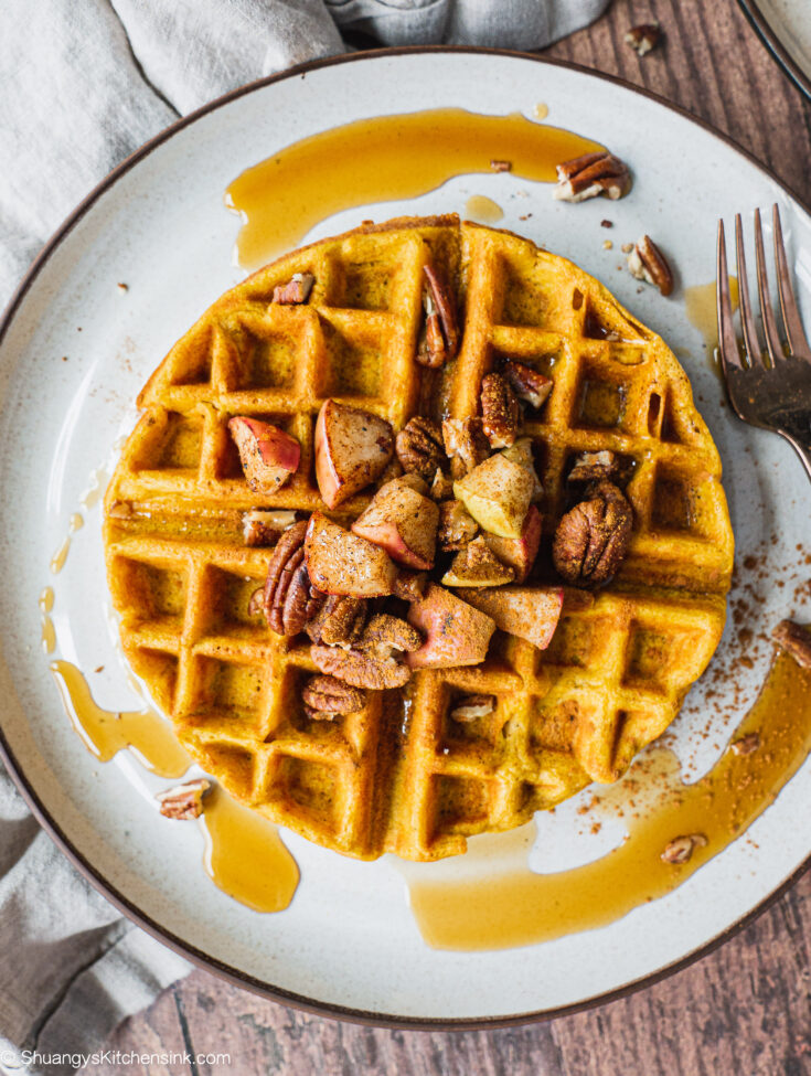 Healthy Pumpkin Waffles (Paleo, Gluten Free)