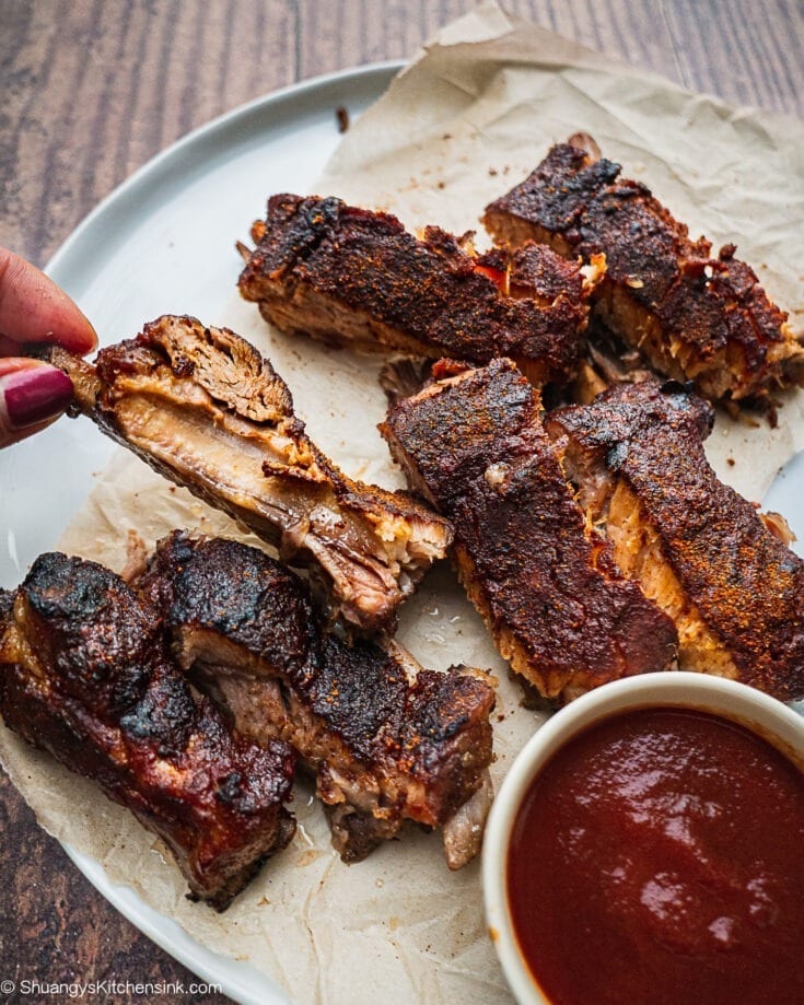 Easy Slow Cooker BBQ Ribs {Whole30}- Shuangy's Kitchensink