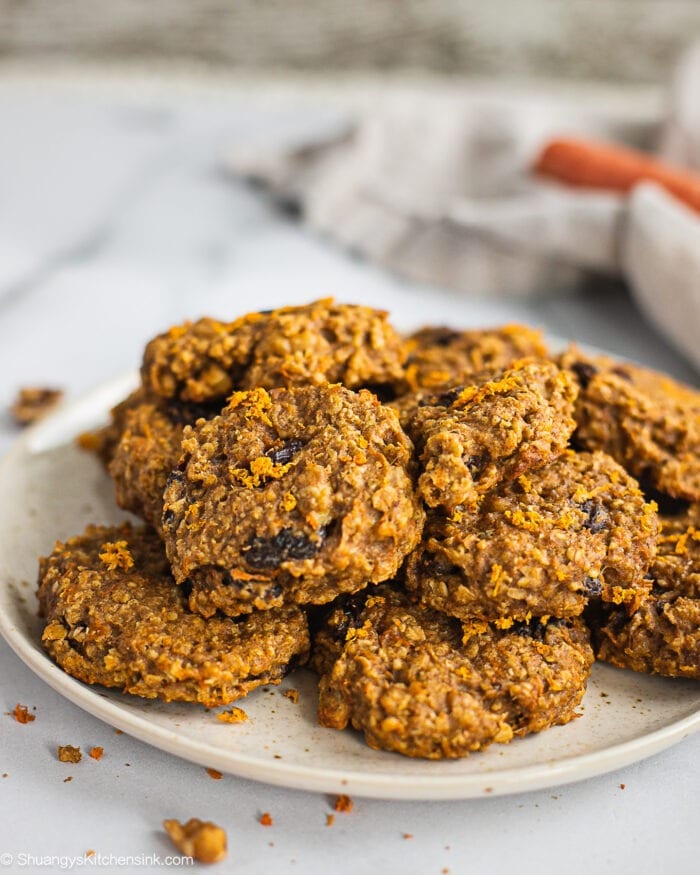 Carrot Cake Oatmeal Cookies (Vegan) | Shuangy's Kitchensink