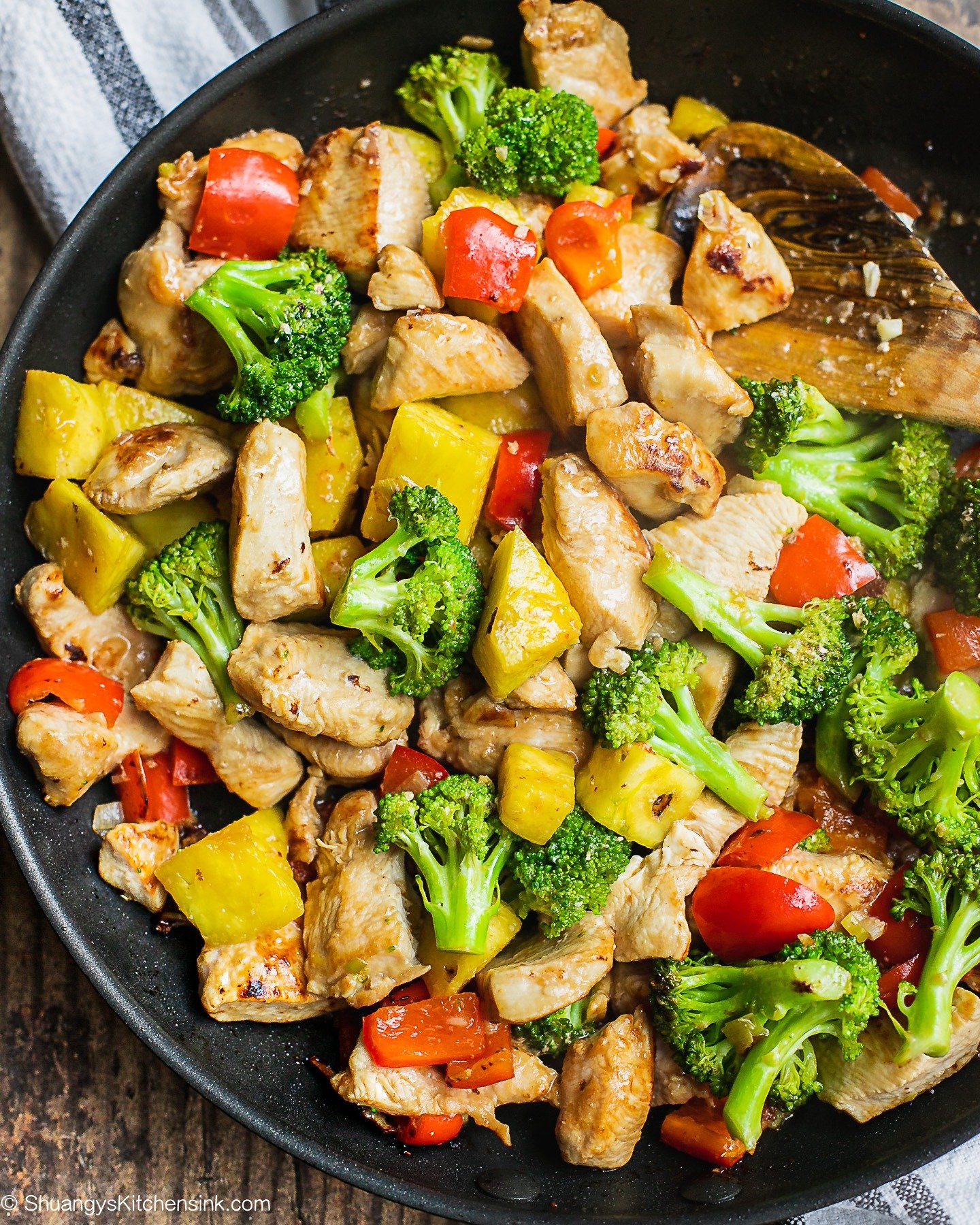 One-Pan Pineapple Chicken Teriyaki {Whole30} | Shuangy's Kitchen Sink