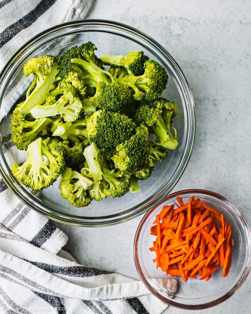 Ingredients for the healthy dish, Broccoli Florets, Shredded Carrots