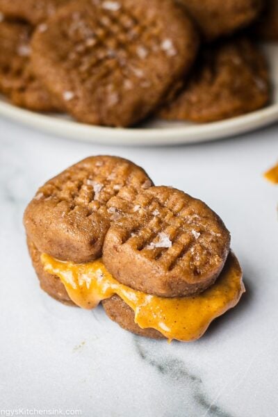 Vegan no bake peanut butter cookies stuffed with peanut butter. It is gluten free and keto friendly, which makes the perfect no bake dessert.