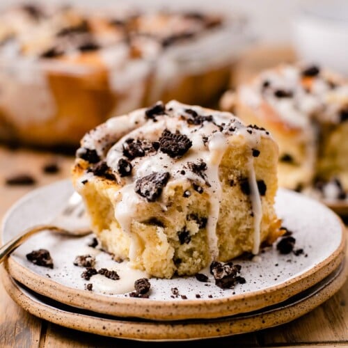 Cookies and Cream Cinnamon Rolls {Vegan} Shuangy's Kitchen Sink