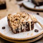 Mocha Coffee Cake | This delicious mocha coffee cake gets a healthy makeover, is made paleo, low carb, and gluten-free, yet still easy to make. Soft and fluffy mocha coffee cake sprinkled with sweet espresso cinnamon crumble toppings that melts in your mouth. This mocha coffee cake makes the perfectly healthy and delicious treat for the whole family to enjoy. | #glutenfreedessert #coffeecake #healthycoffeecake #paleodessert #healthybreakfast