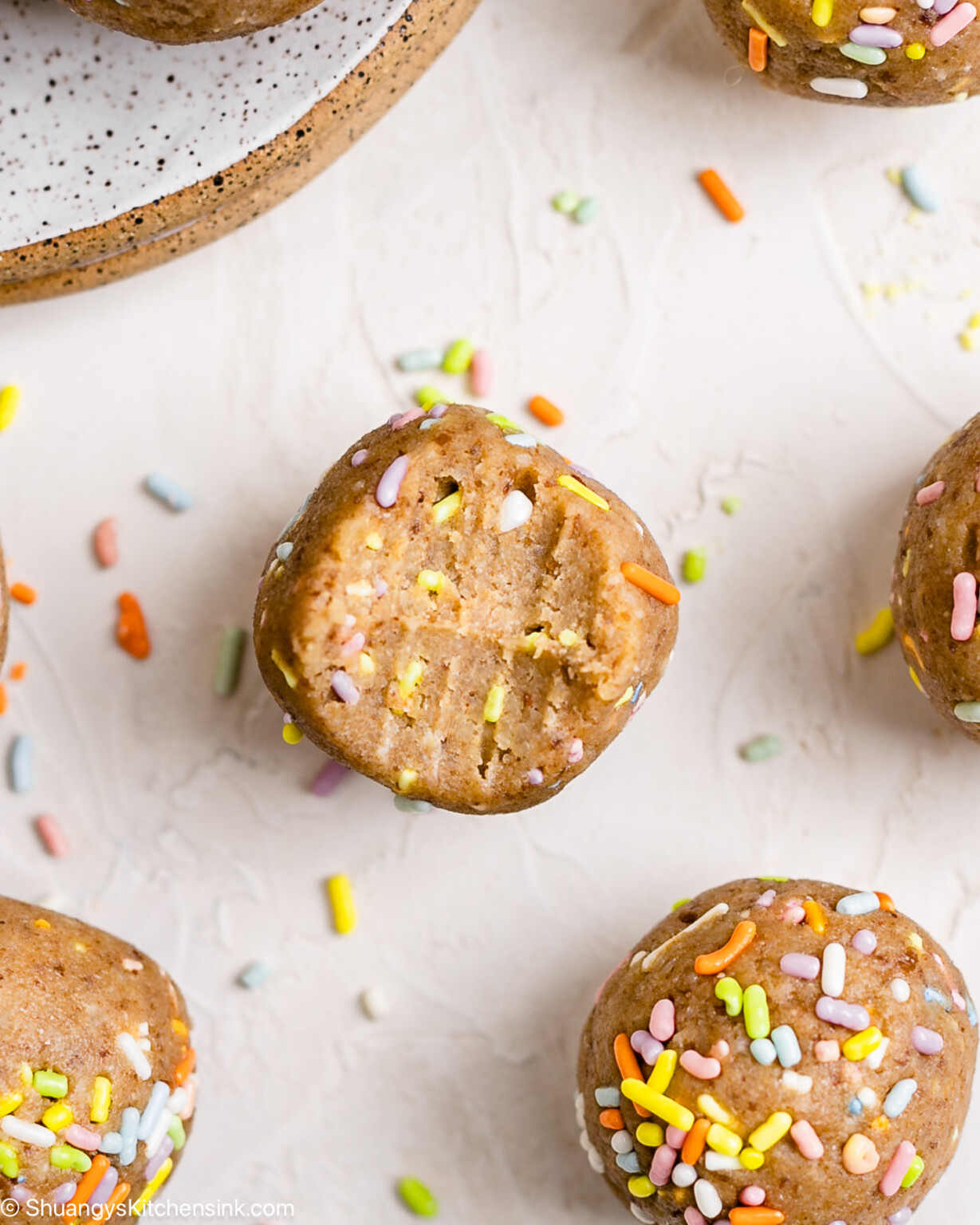 Birthday Cake Protein Balls {4 Ingredients} Shuangy's Kitchensink