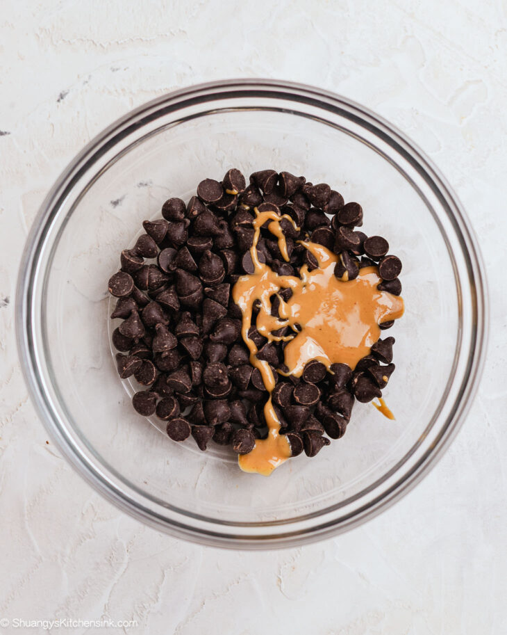 Instruction for peanut butter banana chocolate bites