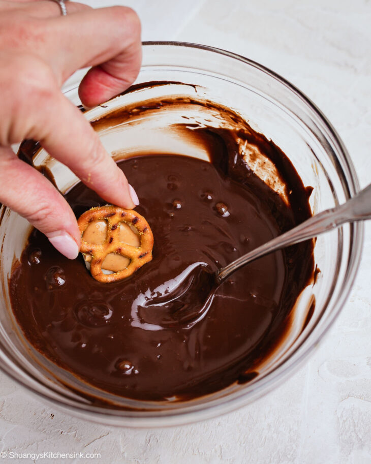 Instruction for peanut butter banana chocolate bites