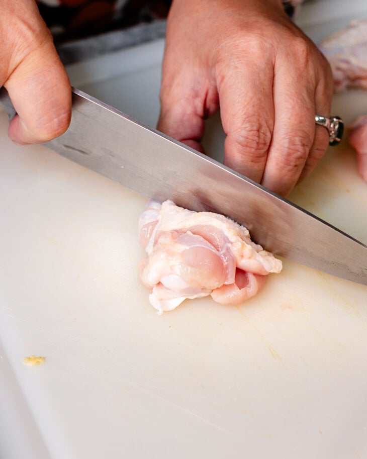 Step by step instruction to make Braised Chicken wings 红烧鸡翅 - Make a few small cuts on the wings.